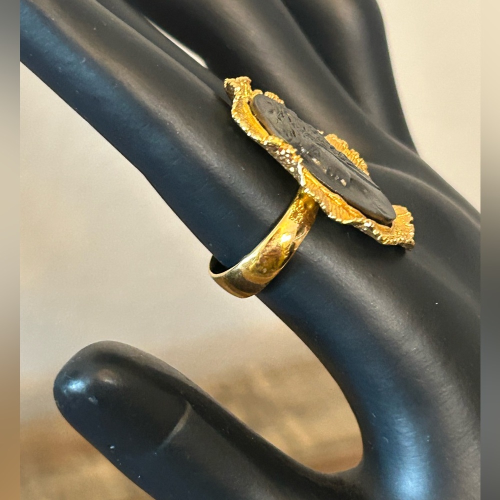 Bronze Black Cameo Ring - Picture 3 of 8